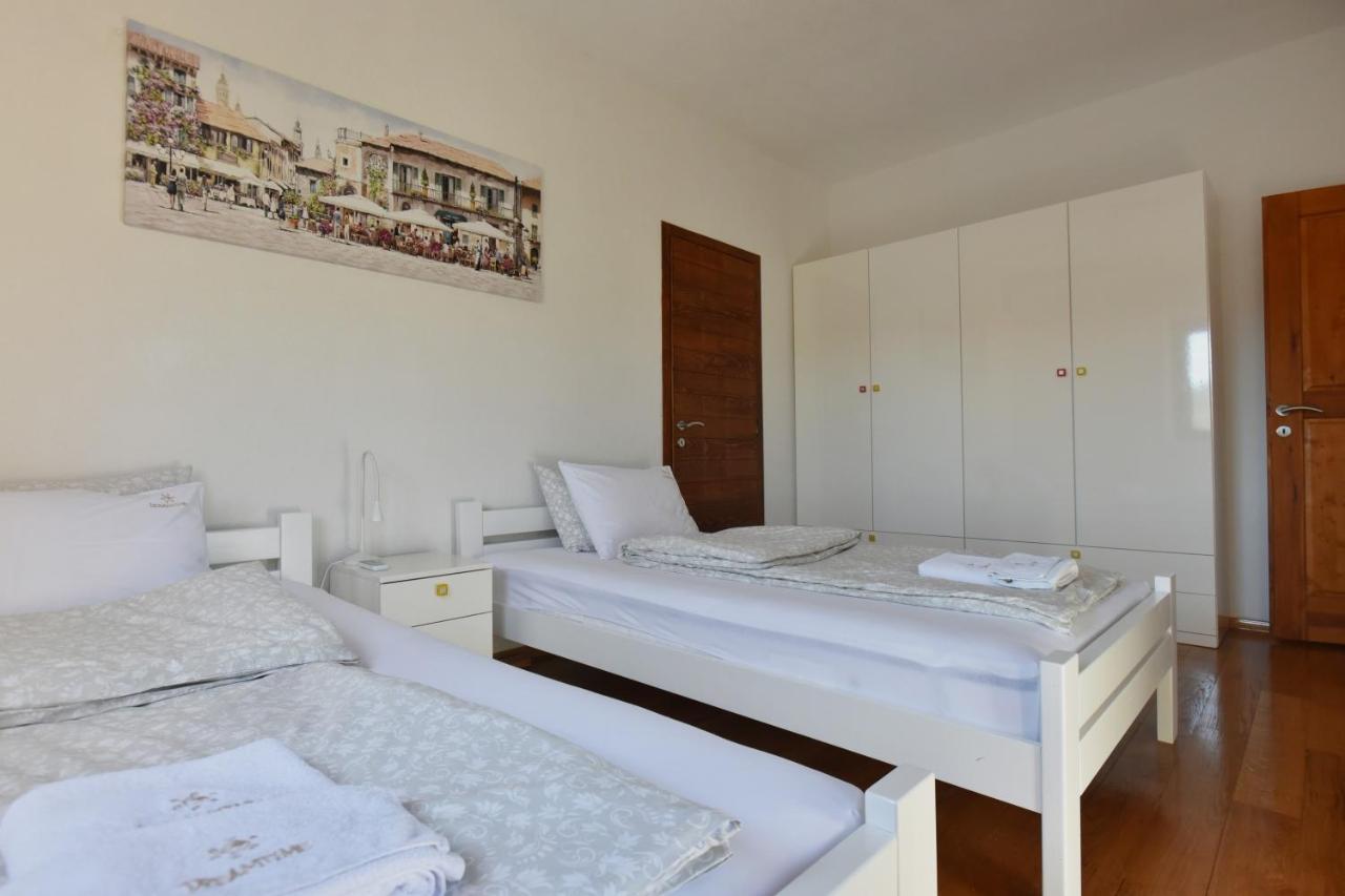 לושטיצה Villa Ariel מראה חיצוני תמונה