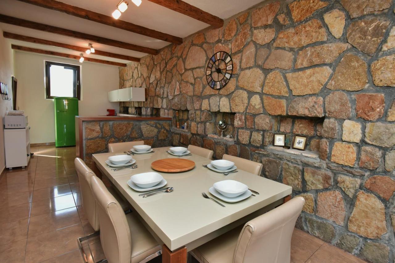 לושטיצה Villa Ariel מראה חיצוני תמונה