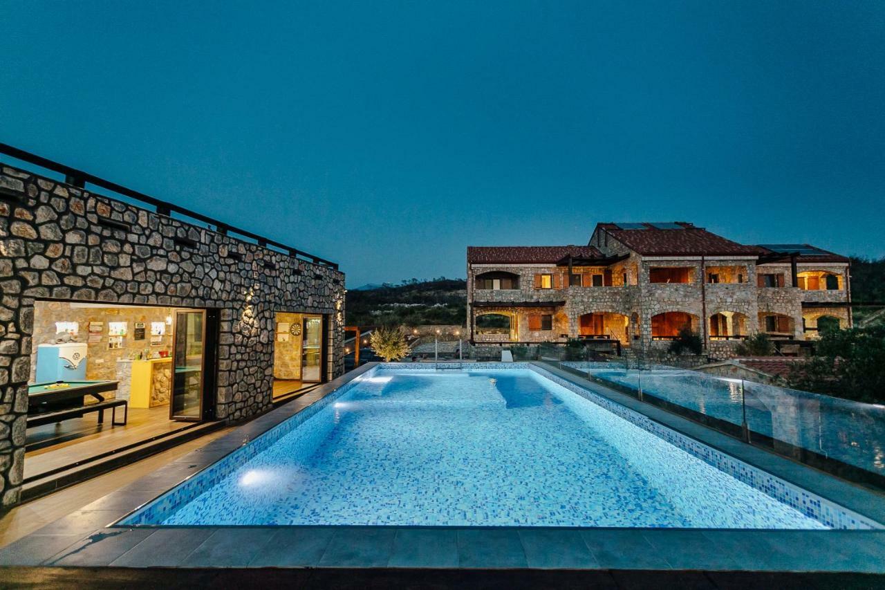 לושטיצה Villa Ariel מראה חיצוני תמונה