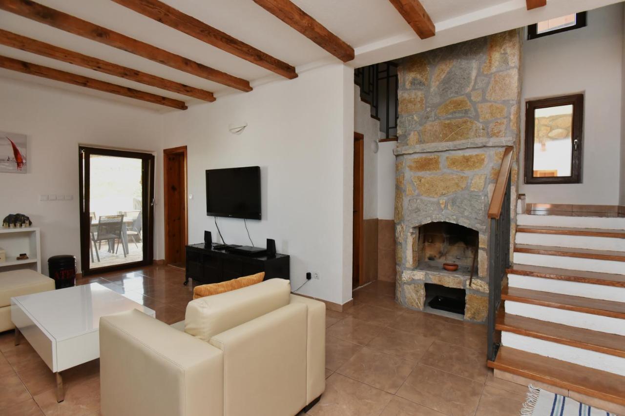 לושטיצה Villa Ariel מראה חיצוני תמונה