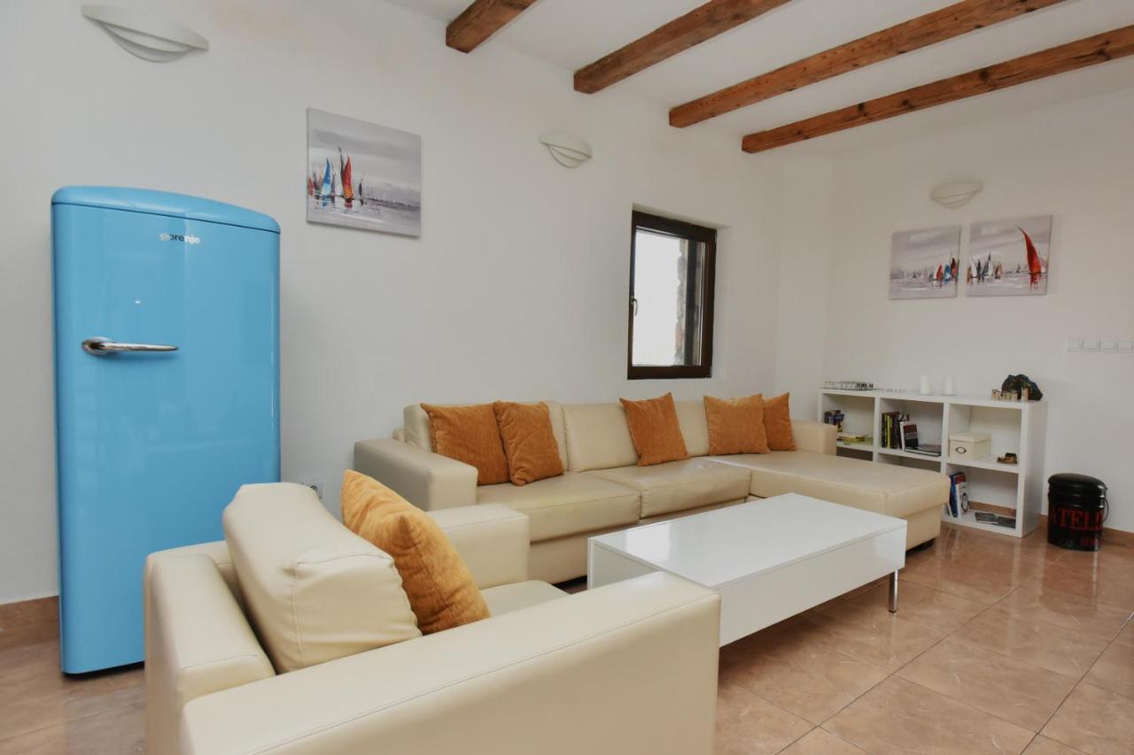 לושטיצה Villa Ariel מראה חיצוני תמונה