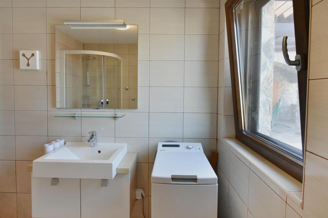 לושטיצה Villa Ariel מראה חיצוני תמונה