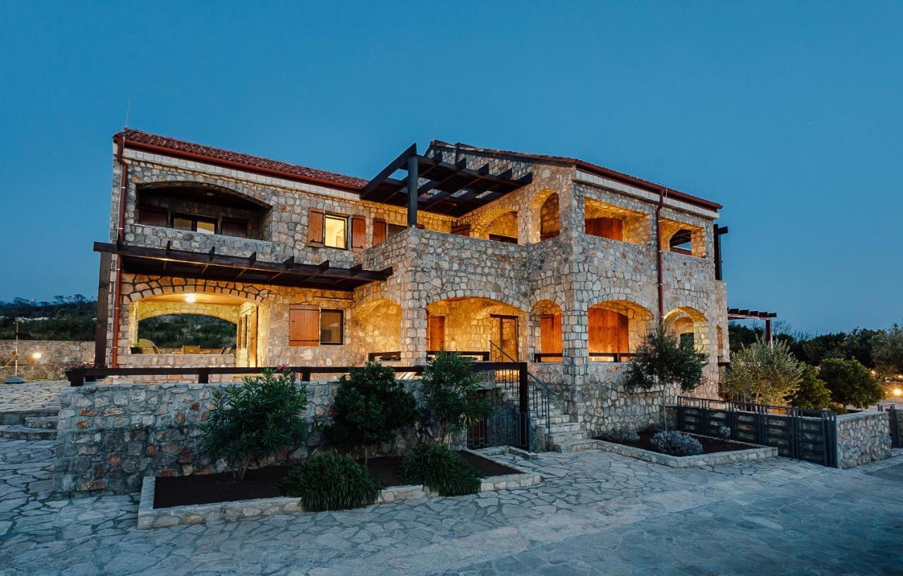 לושטיצה Villa Ariel מראה חיצוני תמונה